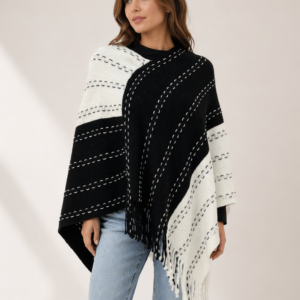 Poncho blanco y negro